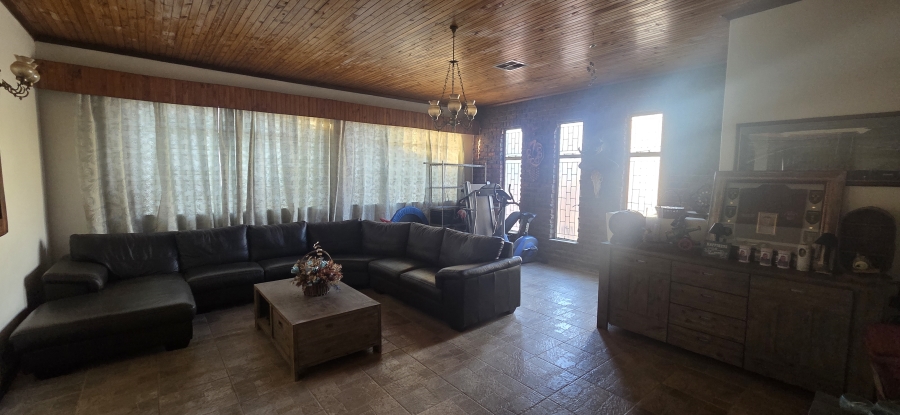 4 Bedroom Property for Sale in Rhodesdene Northern Cape